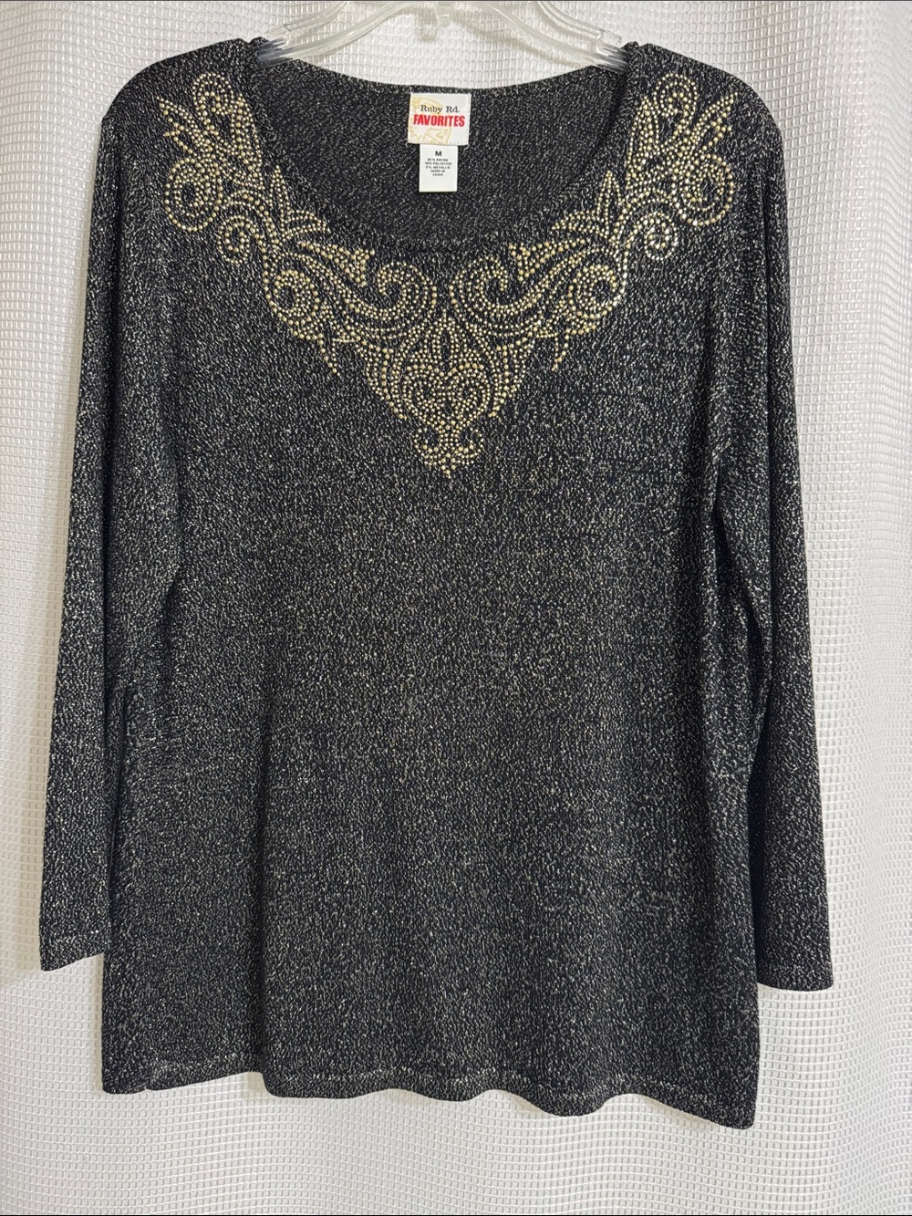 Ruby Red FAVORITES long sleeve top. Size M